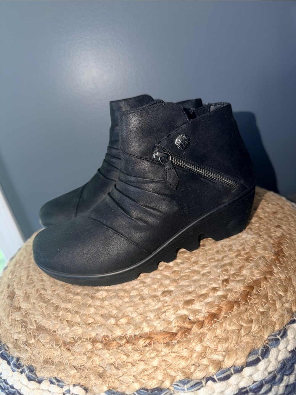 Skechers Jumper Wedge Ankle Booties